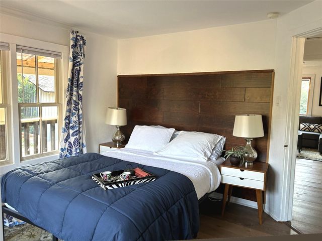 613 Brentwood ST C, Austin, TX 78752