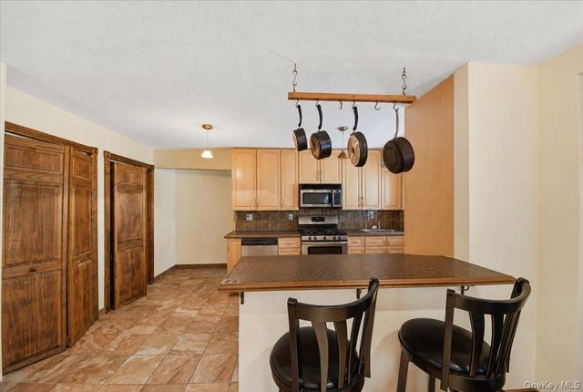 6291 Broadway A6, Bronx, NY 10471