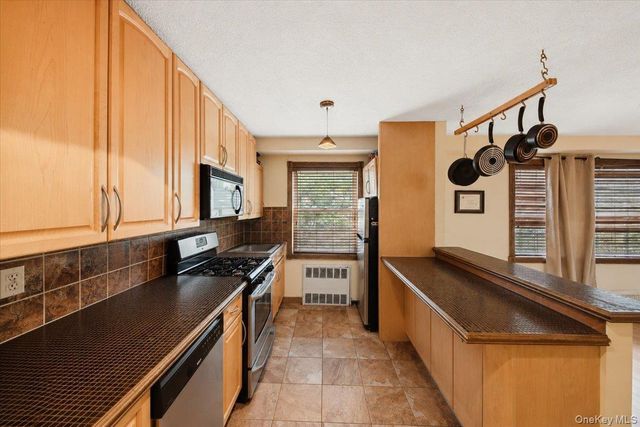 6291 Broadway A6, Bronx, NY 10471