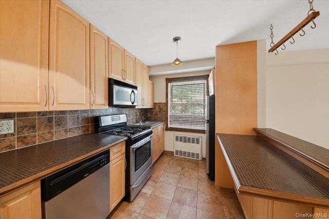 6291 Broadway A6, Bronx, NY 10471
