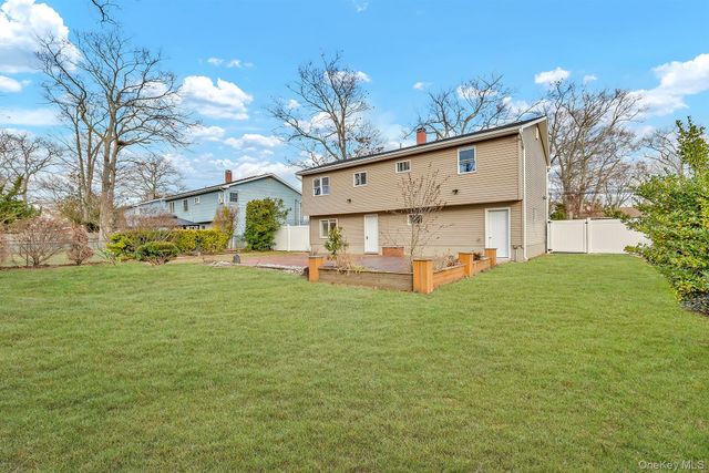 116 Phyllis Drive, Patchogue, NY 11772