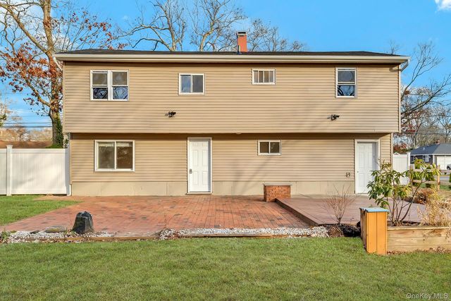 116 Phyllis Drive, Patchogue, NY 11772