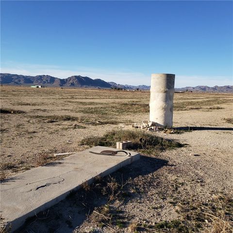 793 Locust Avenue, Lucerne Valley, CA 92356