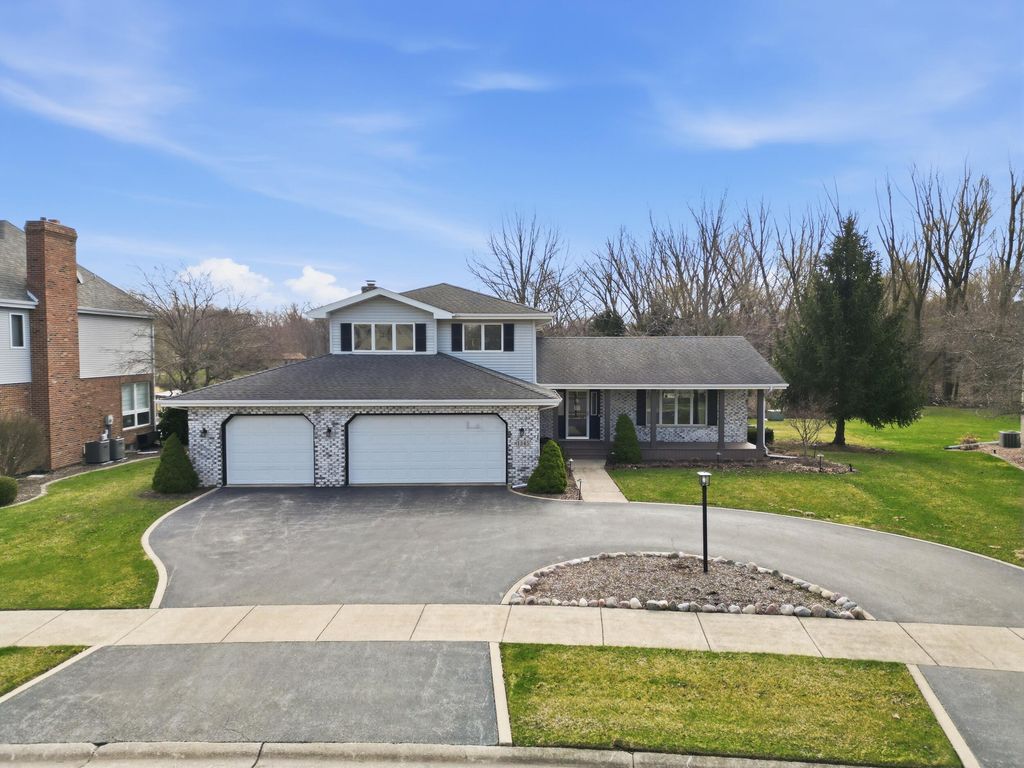 1345 Mccoy Drive, Schererville, IN 46375