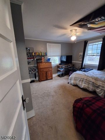 10 Governor Haines St, Hamburg Boro, NJ 07419