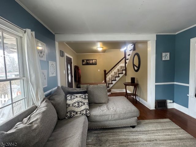 10 Governor Haines St, Hamburg Boro, NJ 07419