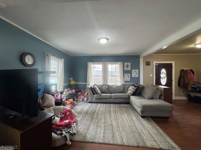 10 Governor Haines St, Hamburg Boro, NJ 07419