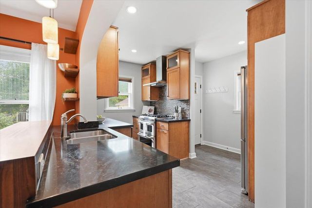 422 Sidney Street, Madison, WI 53703