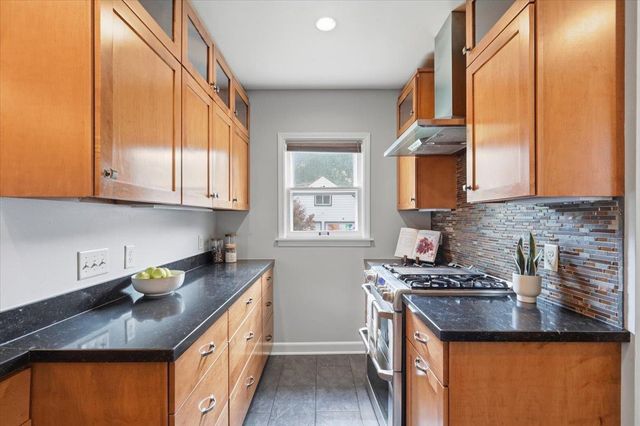 422 Sidney Street, Madison, WI 53703