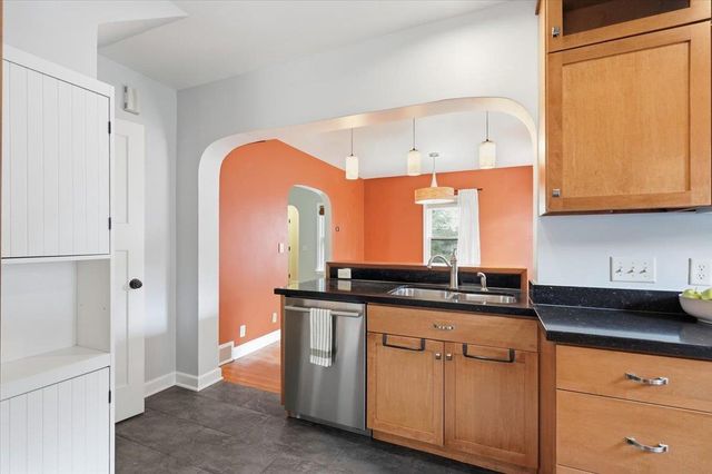422 Sidney Street, Madison, WI 53703