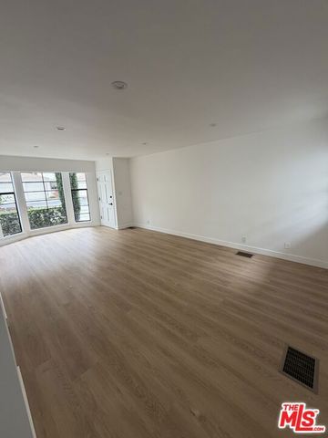 8730 Holloway Drive, West Hollywood, CA 90069