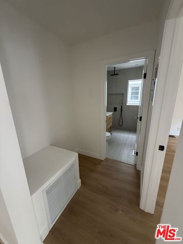 8730 Holloway Drive, West Hollywood, CA 90069