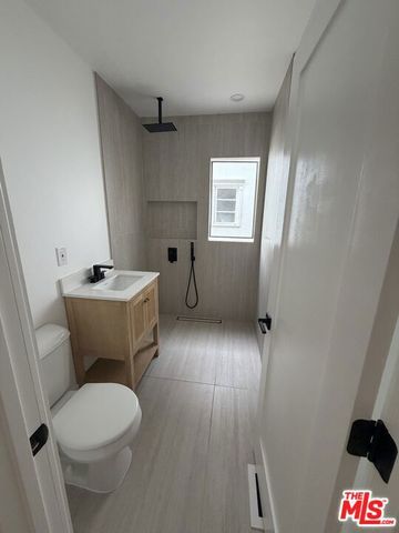 8730 Holloway Drive, West Hollywood, CA 90069