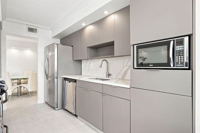 18021 Biscayne Boulevard 901, Aventura, FL 33160