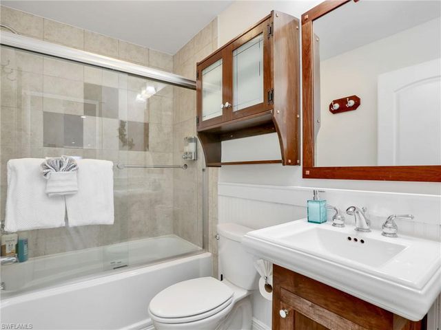 1268 Lake Shore DR, Naples, FL 34103