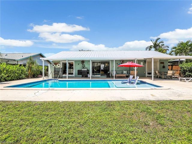 1268 Lake Shore DR, Naples, FL 34103