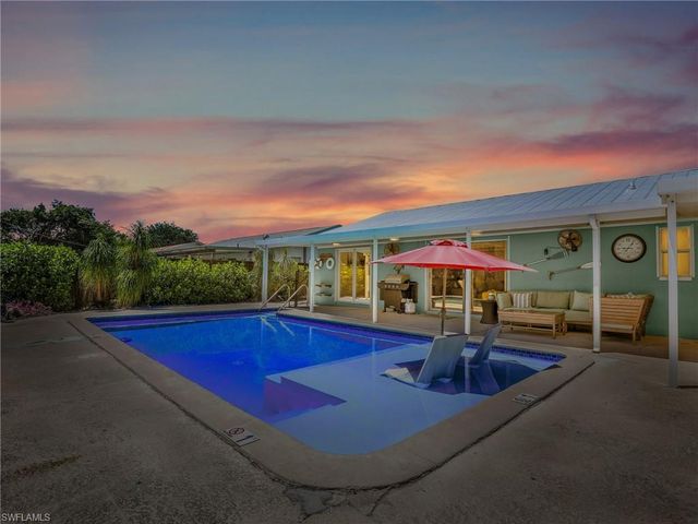 1268 Lake Shore DR, Naples, FL 34103