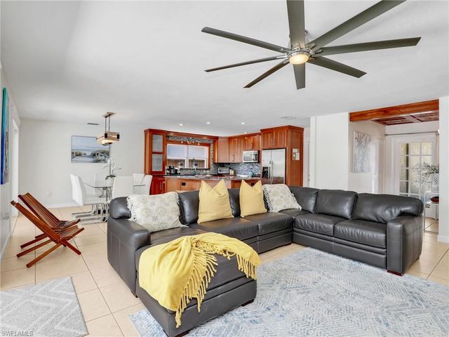 1268 Lake Shore DR, Naples, FL 34103