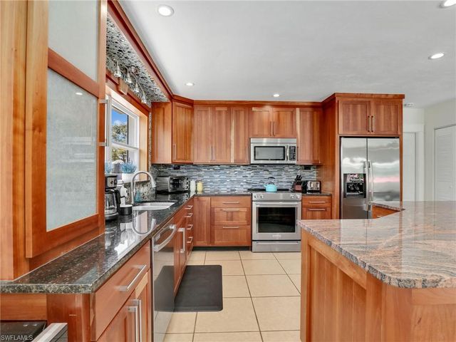 1268 Lake Shore DR, Naples, FL 34103