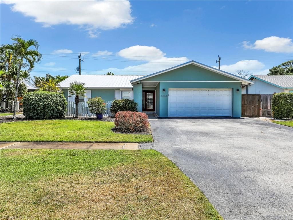 1268 Lake Shore DR, Naples, FL 34103