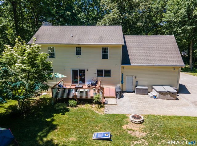 264 North Wawecus Hill Road, Norwich, CT 06360