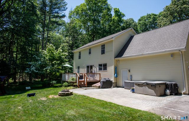264 North Wawecus Hill Road, Norwich, CT 06360