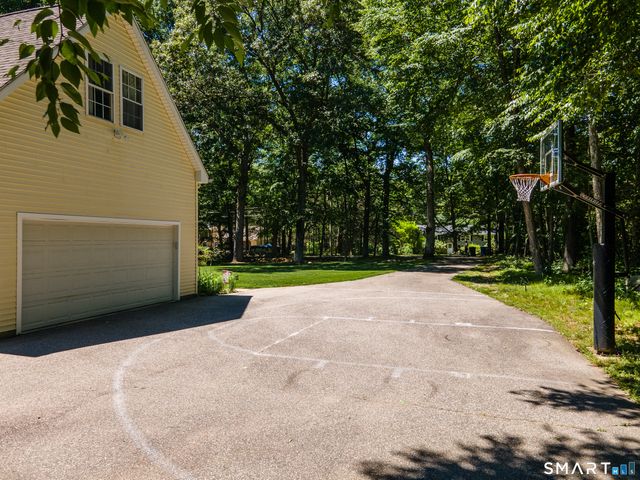 264 North Wawecus Hill Road, Norwich, CT 06360