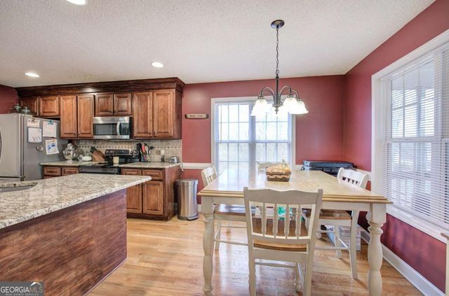 12 Berkshire Drive NW, Cartersville, GA 30120