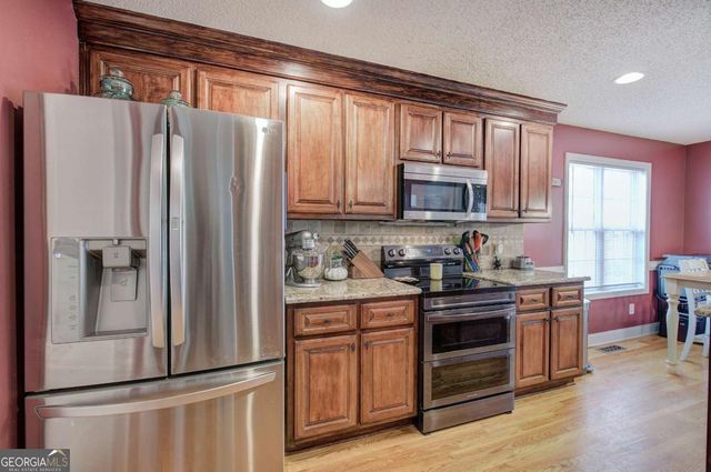 12 Berkshire Drive NW, Cartersville, GA 30120