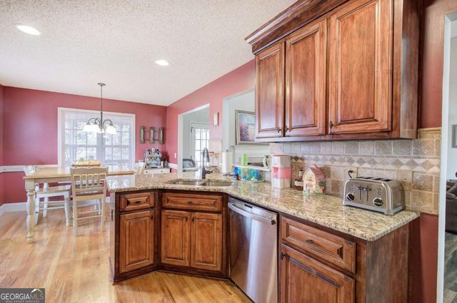 12 Berkshire Drive NW, Cartersville, GA 30120