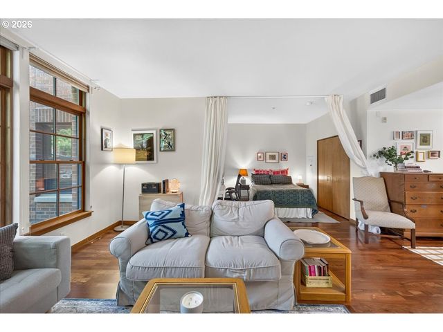 2335 Nw RALEIGH St 129, Portland, OR 97210