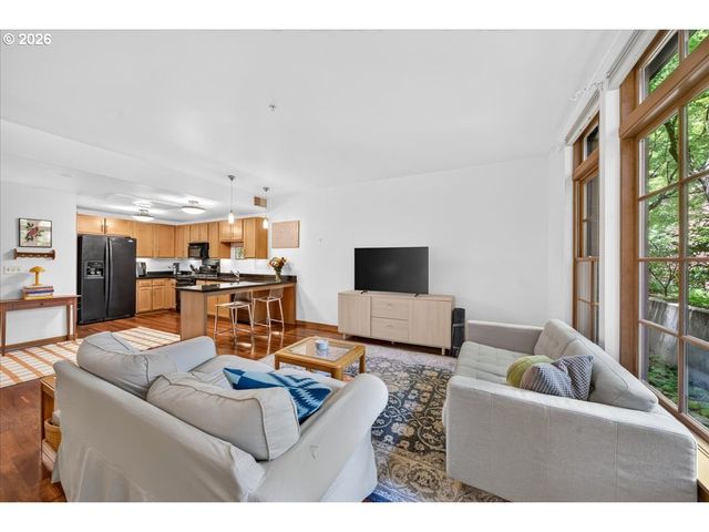 2335 Nw RALEIGH St 129, Portland, OR 97210