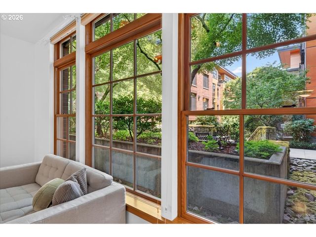 2335 Nw RALEIGH St 129, Portland, OR 97210