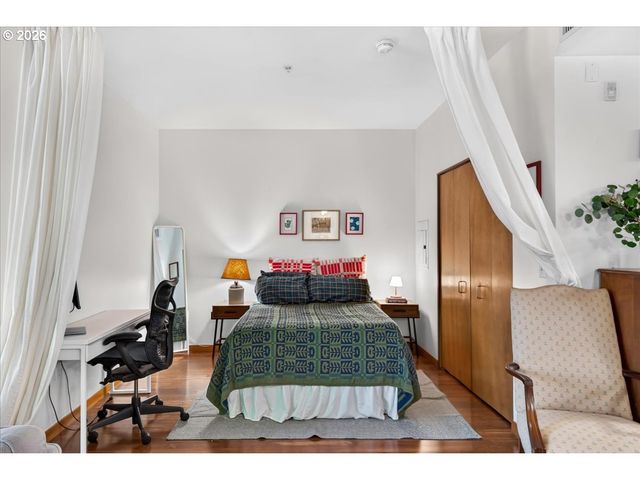 2335 Nw RALEIGH St 129, Portland, OR 97210