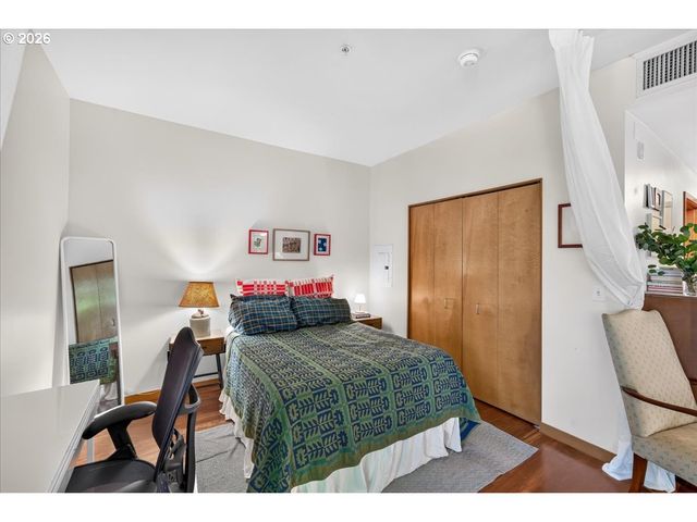2335 Nw RALEIGH St 129, Portland, OR 97210