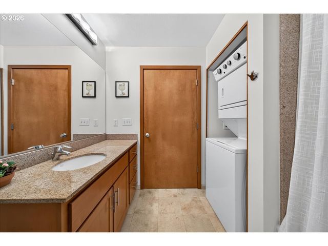 2335 Nw RALEIGH St 129, Portland, OR 97210
