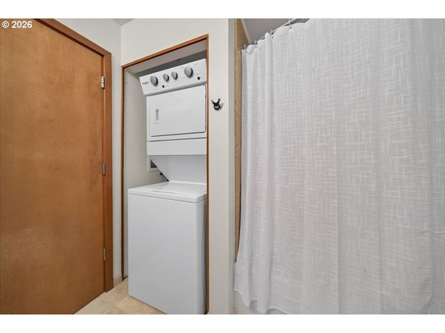 2335 Nw RALEIGH St 129, Portland, OR 97210