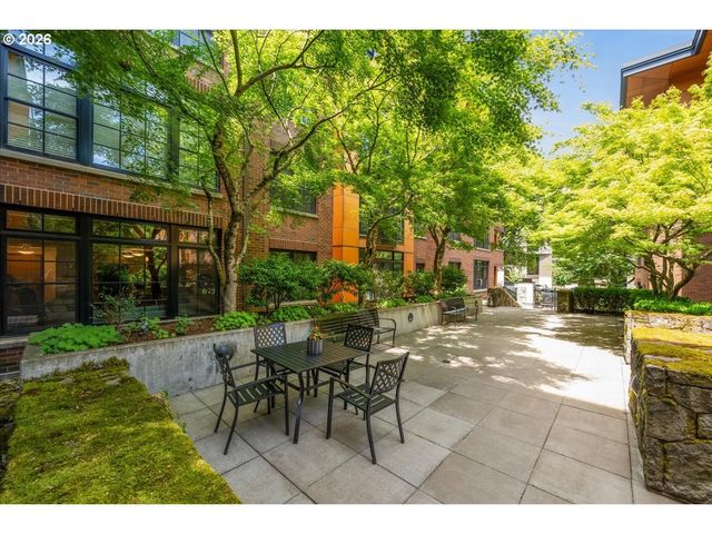 2335 Nw RALEIGH St 129, Portland, OR 97210