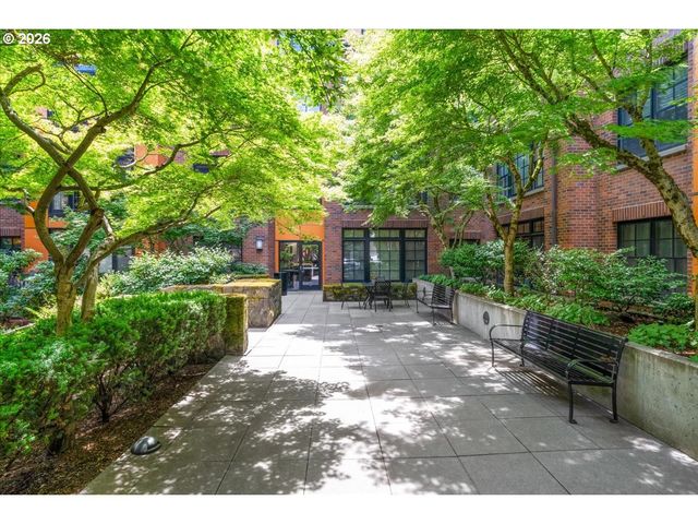 2335 Nw RALEIGH St 129, Portland, OR 97210