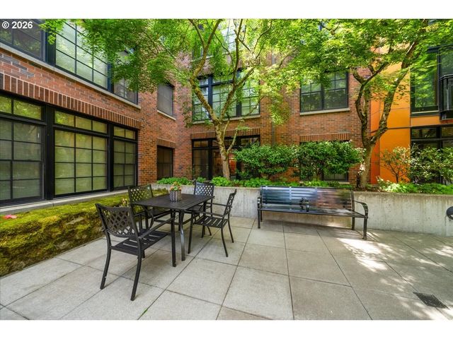 2335 Nw RALEIGH St 129, Portland, OR 97210