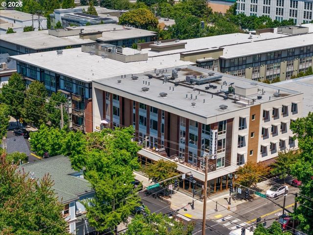 2335 Nw RALEIGH St 129, Portland, OR 97210