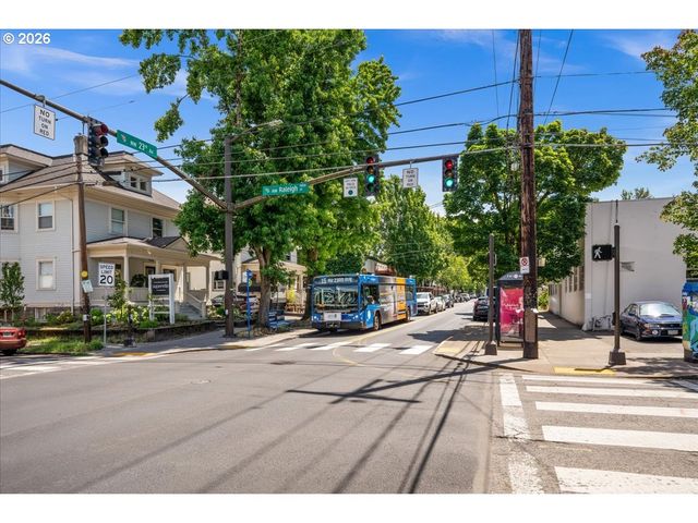 2335 Nw RALEIGH St 129, Portland, OR 97210