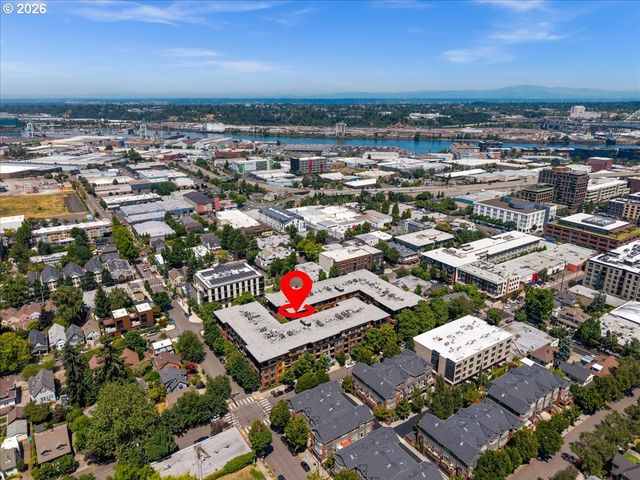 2335 Nw RALEIGH St 129, Portland, OR 97210