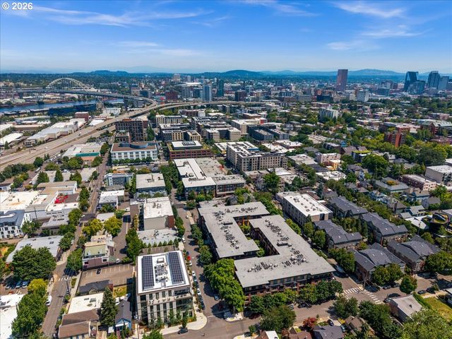 2335 Nw RALEIGH St 129, Portland, OR 97210