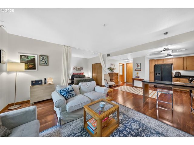 2335 Nw RALEIGH St 129, Portland, OR 97210