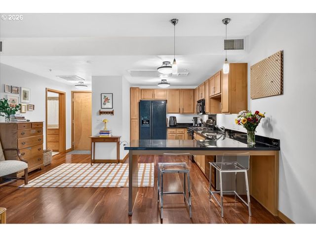 2335 Nw RALEIGH St 129, Portland, OR 97210