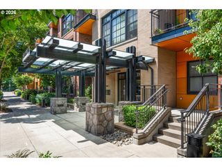 2335 Nw RALEIGH St 129, Portland, OR 97210