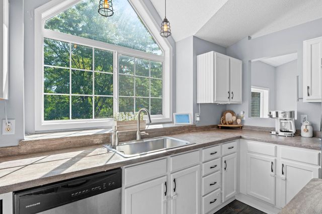 18691 Dylan Drive, Farmington, MN 55024