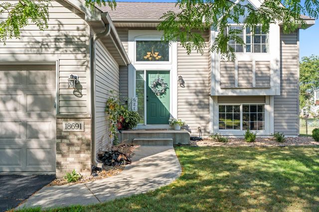 18691 Dylan Drive, Farmington, MN 55024
