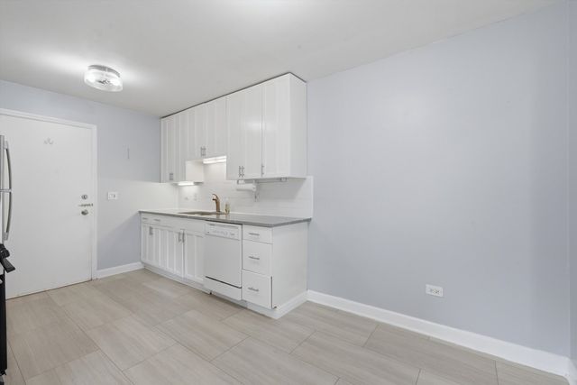 1046 Hampton Harbor 1046, Schaumburg, IL 60193